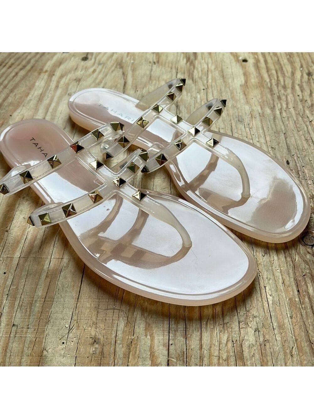 Tahari Women’s Lila Pink Pyramid Studded Jelly Sandals Flip Flop 9